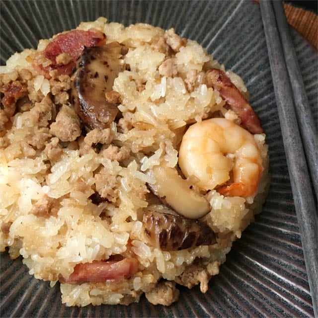 Vegan Rice Cooker Chinese Sticky Rice (Nuo Mi Fan) - Nuts About Greens