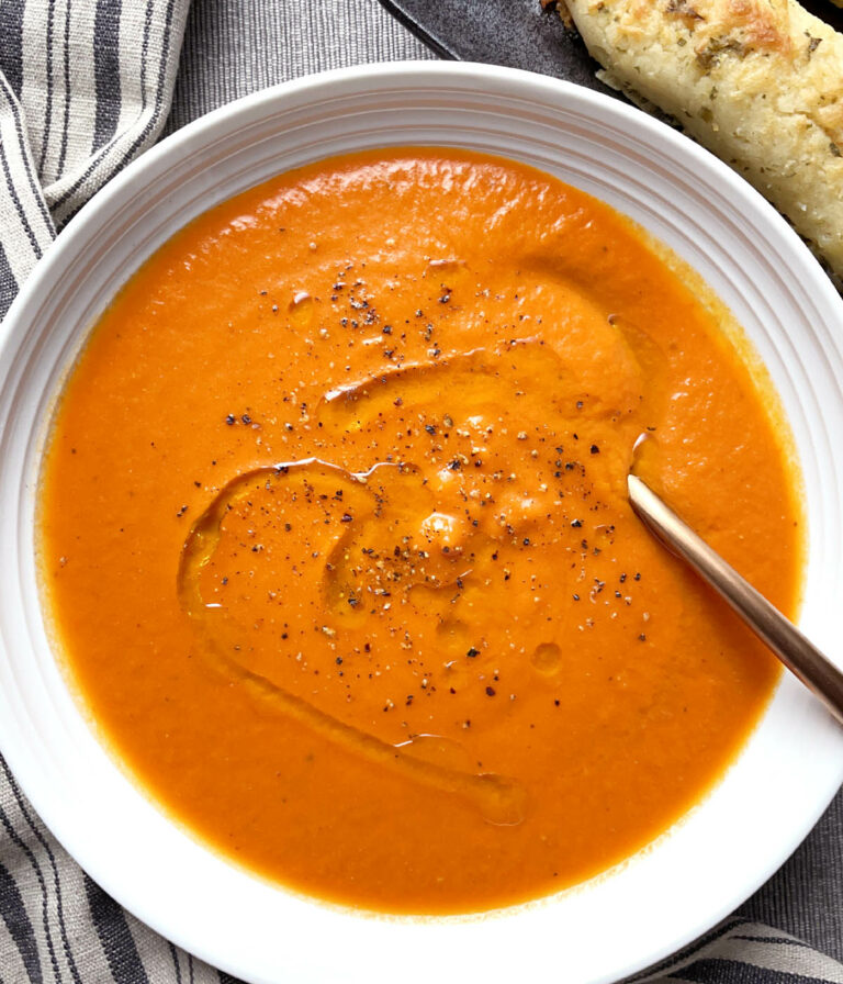 Creamy Roasted Tomato Soup - Deliciously Easy and Comforting!